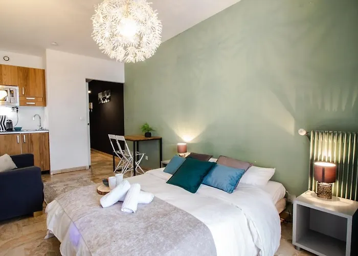 Reve De Jade Devant Le Canal Apartman